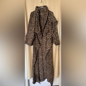 Snuggie Sleeved Leopard Print Fleece Blanket, One Size fits Most,Ruffled Collar